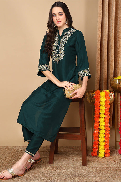 Green Silk Blend Solid Embroidered Straight Kurta | Ethniqndia - Made In INDIA.